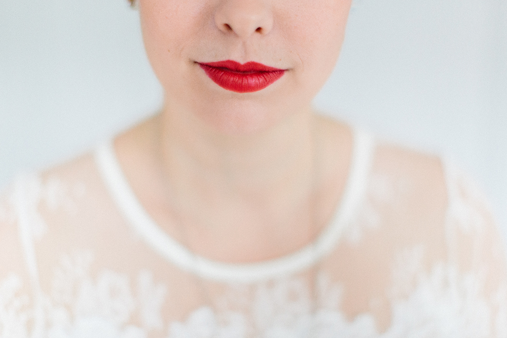 wedding red lips